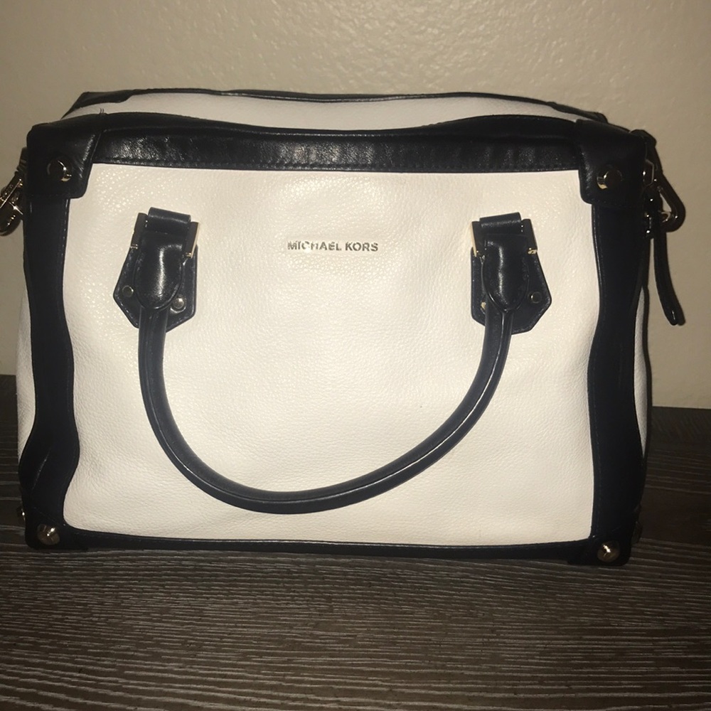 Micheal Kors Purse